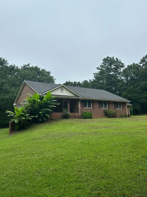 Athens House: 8671 Macon Hwy