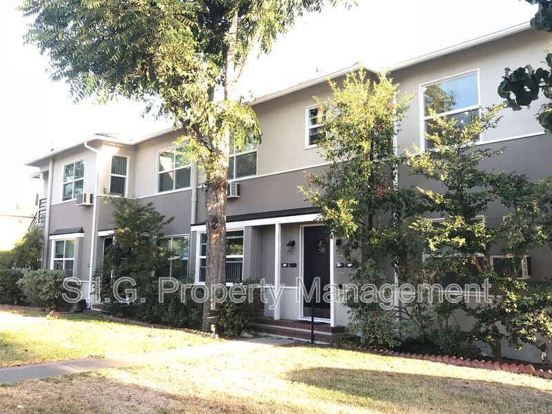 Glendale Condo: 228 Maple St