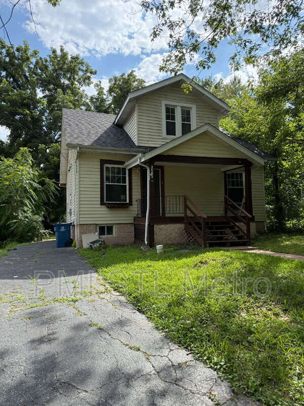 Jennings House: 7212 Eunice Avenue