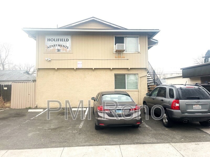 Sparks Condo: 415 Greenbrae Dr