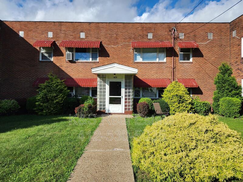 White Oak Condo: 1439 Lincoln Way - D