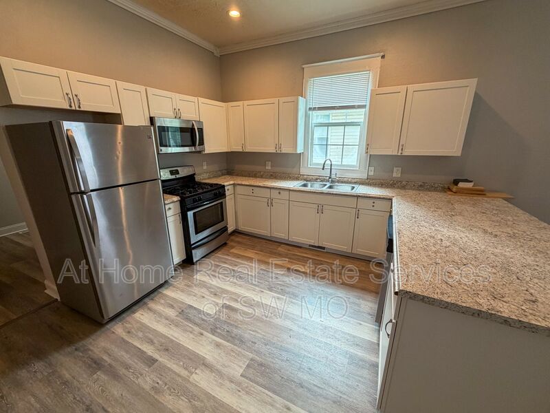 Springfield House: 626 S New