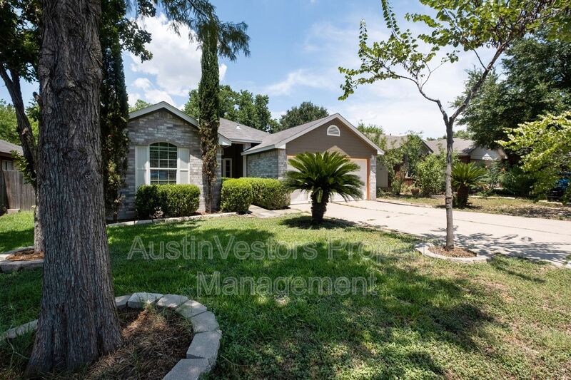 Austin House: 7320 Muffin Dr