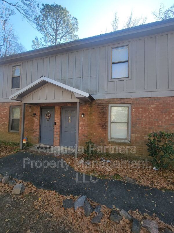 North Augusta House: 119 Chalet North Ct