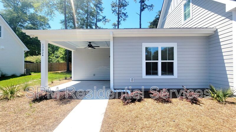 Wilmington House: 1202-A Seacoast Lane