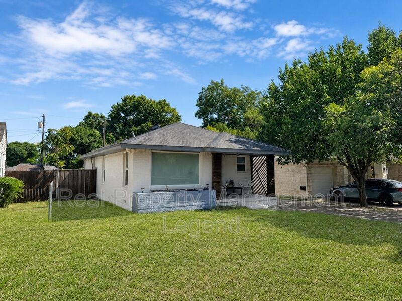 Dallas House: 1931 Berkley Ave