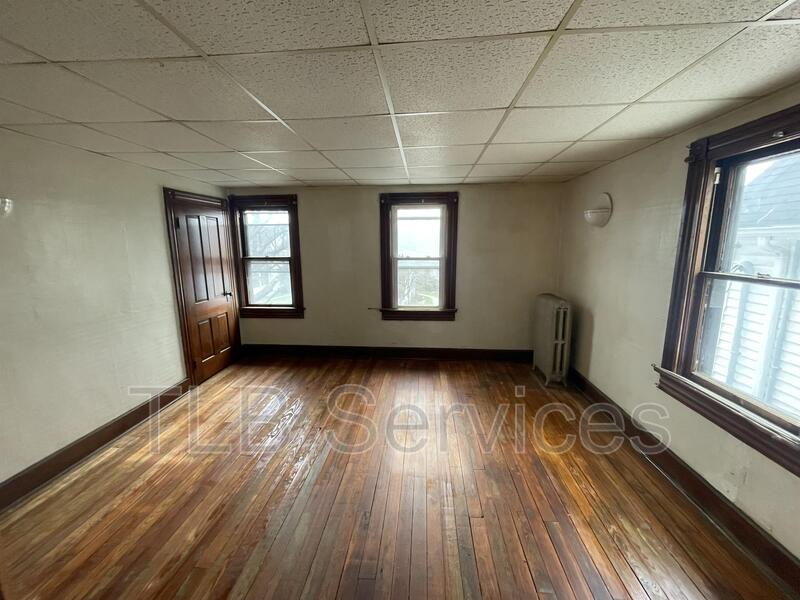 Blakely Condo: 221 3rd Street