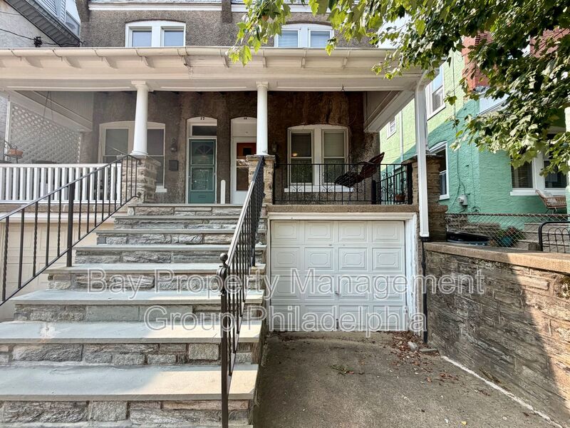 Philadelphia House: 15 West Abington Ave
