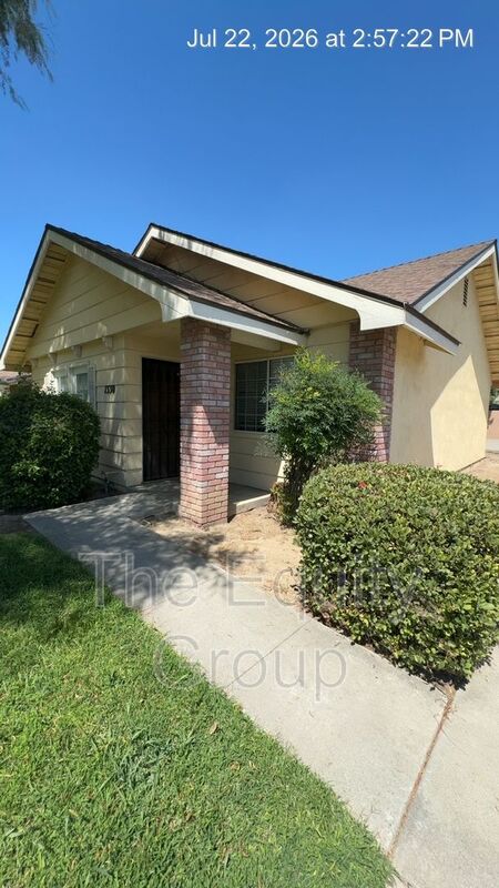 Visalia House: 1330 South Rossmoor