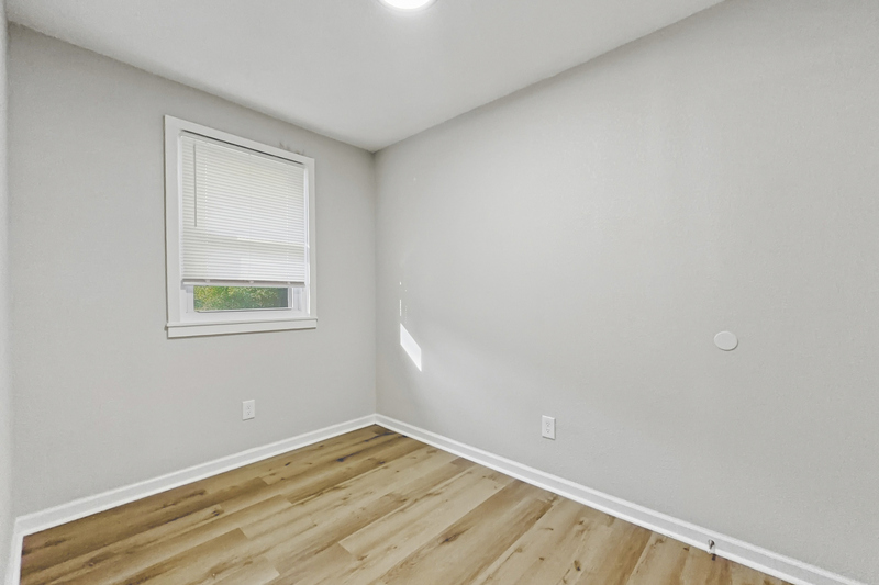 Photograph 8 of 295 South Benedict Avenue