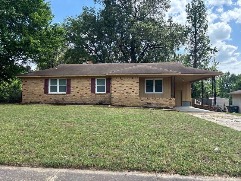 Memphis House: 1975 Wellons Ave