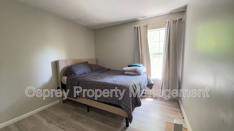 Beautiful 3BR Townhome in Gated Kings Square Community - Photo 12