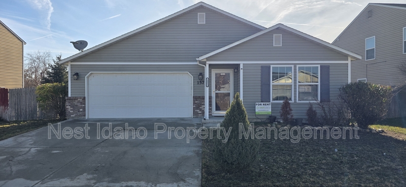 Middleton House: 157 East Murtaugh Lake Drive