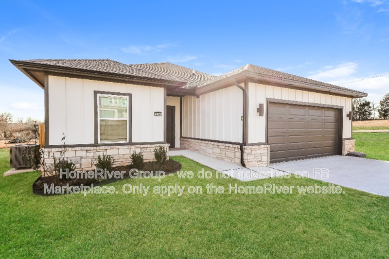 Arcadia House: 320 W 3rd St