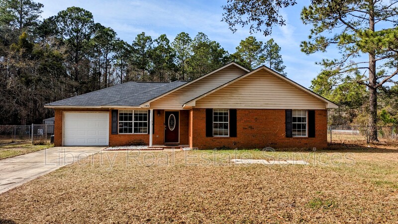 Hinesville House: 145 Cowart Rd