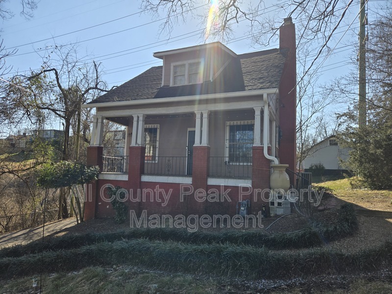 Chattanooga House: 3126 Rockmeade Dr