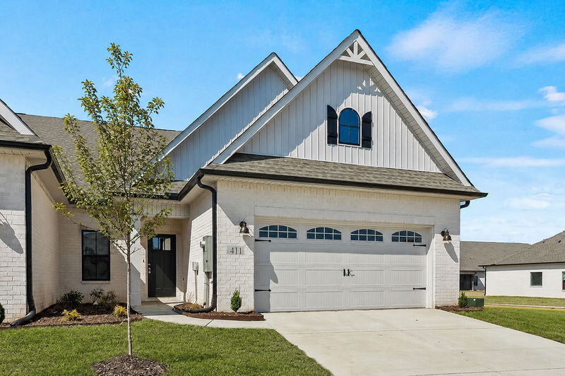 Huntsville House: 411 Raleigh Elm Drive SW