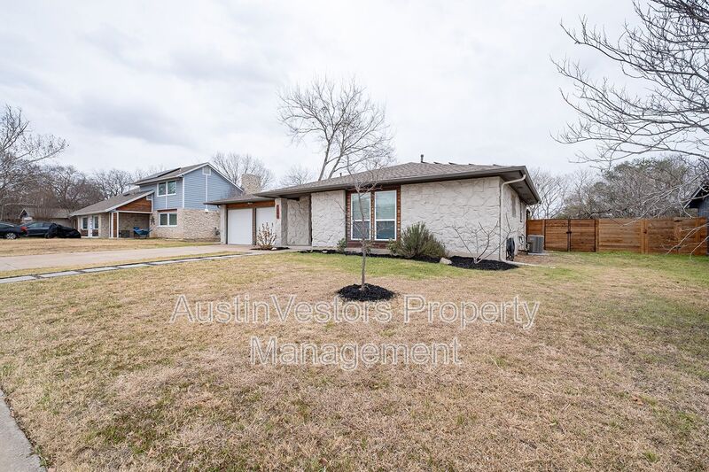 Austin House: 7009 Millrace Dr