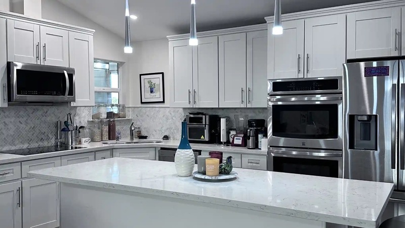 San Diego House: 9228 Ronda Avenue