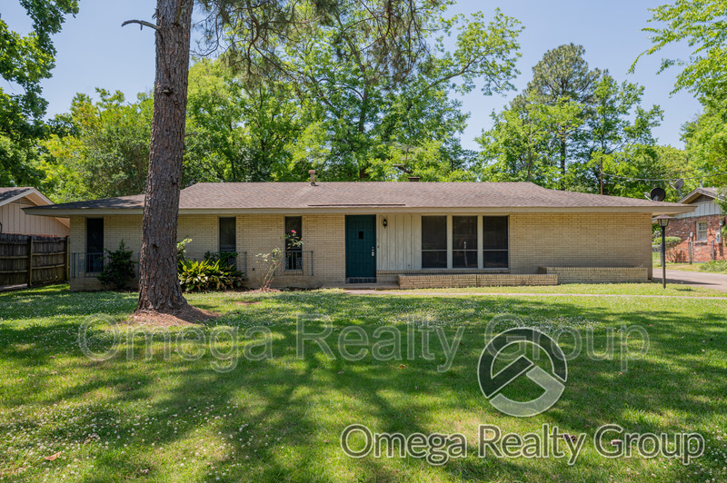 Montgomery House: 3180 Fernway Dr