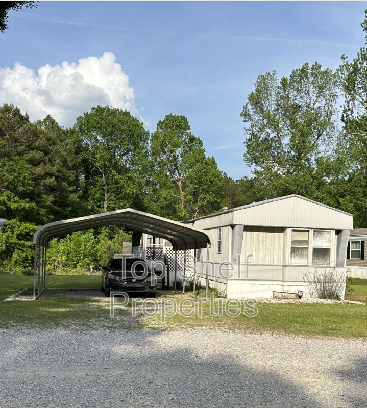 Talladega House: 431 Rocky Ridge Lane