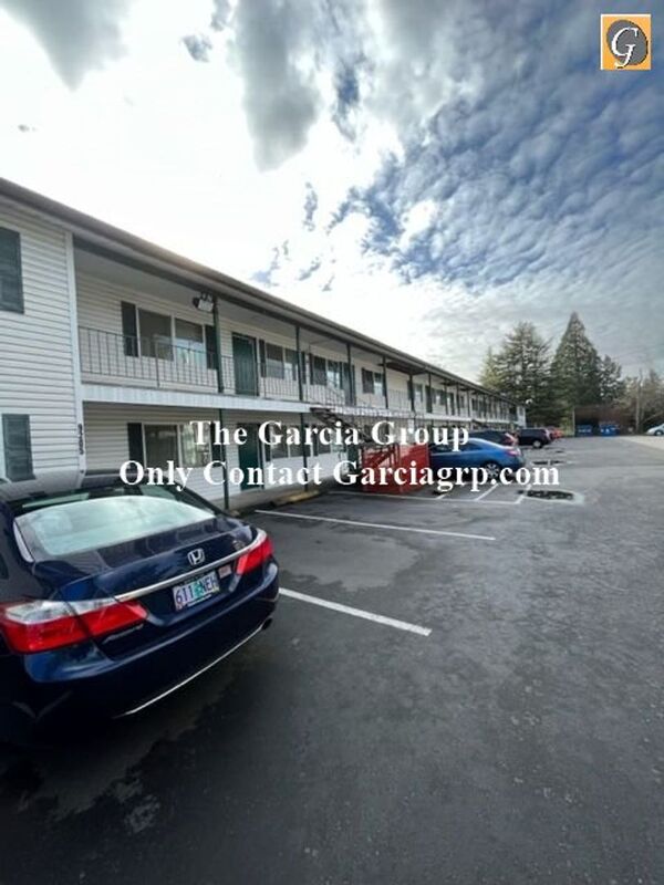 Portland Condo: 9205 E Burnside St