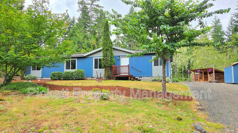 Seabeck House: 331 Dewatto Rd W