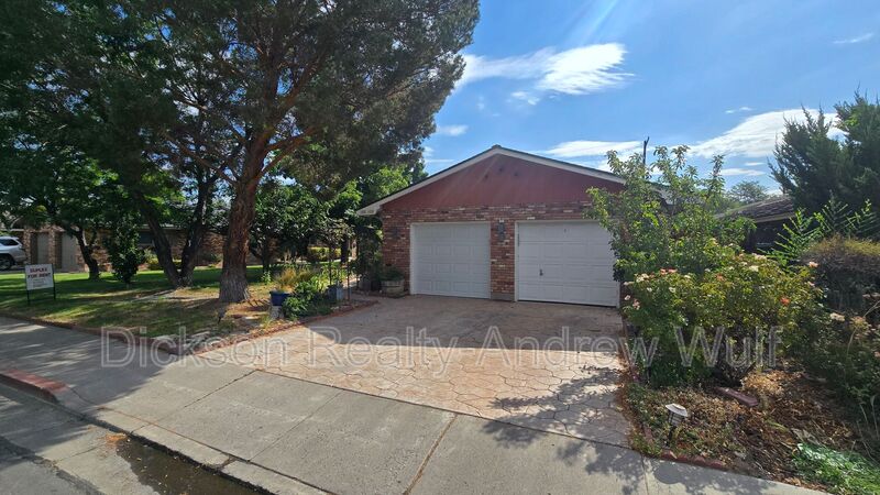 Reno House: 100 Hunter Lake Drive