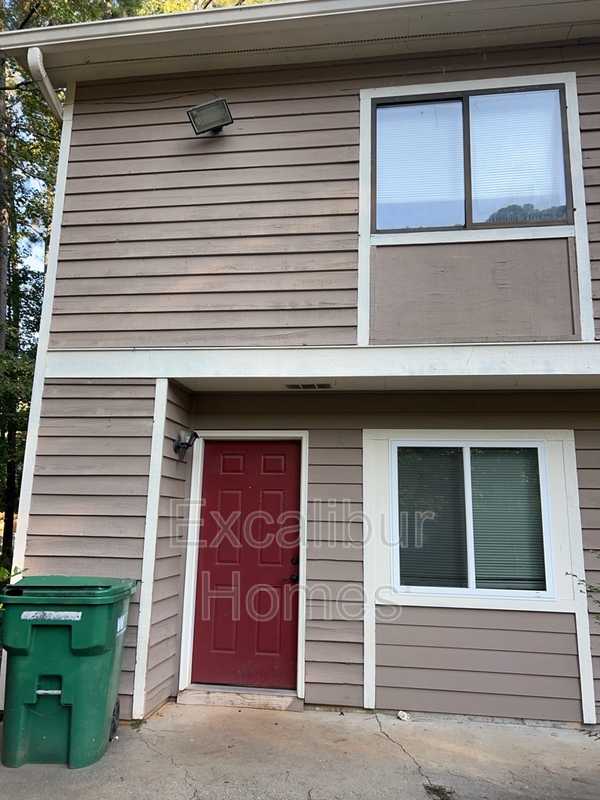 Peachtree Corners House: 6349 Holcomb Way