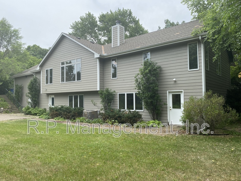 Minnetonka House: 4626 Linnea Ln