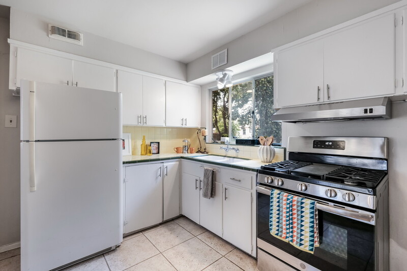 San Antonio House: 418 Saratoga Drive