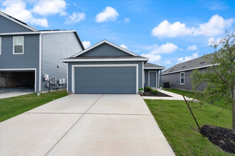 Hutto House: 300 Twilight Breeze Way