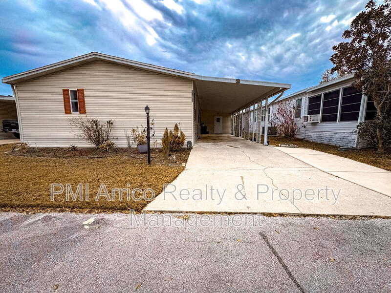 Valrico House: 3505 Meteor Place