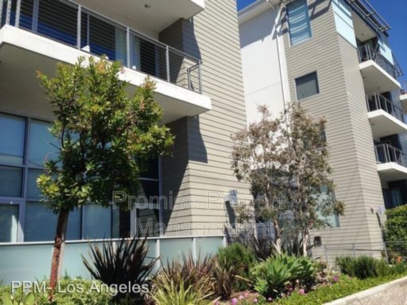 Studio City Condo: 12837 Moorpark Street