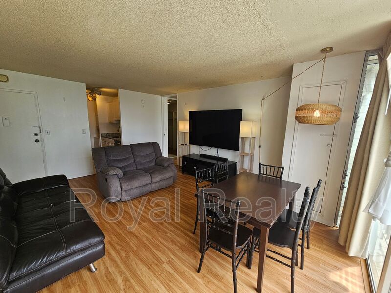 Honolulu Condo: 1925 Kalakaua Ave