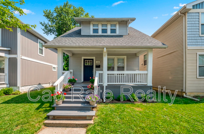 Columbus House: 1476 N 6th St