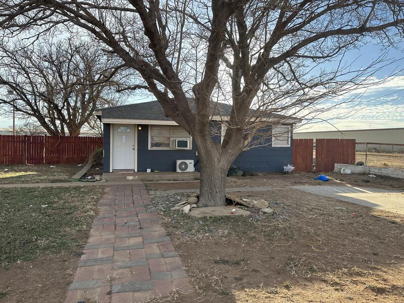 Lubbock House: 7701 County Road 1500
