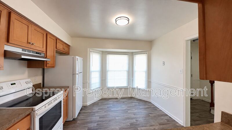 End-Unit 3 Bedroom Townhome!  - Photo 4