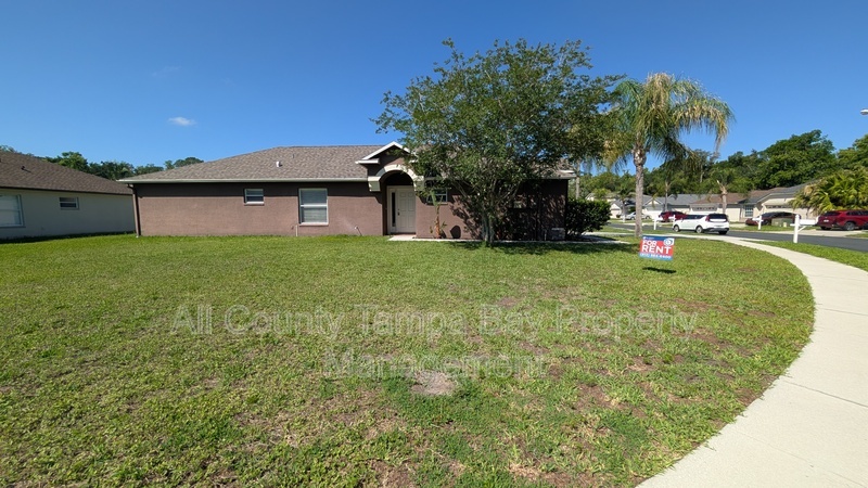 Land O Lakes House: 25820 Crippen Dr