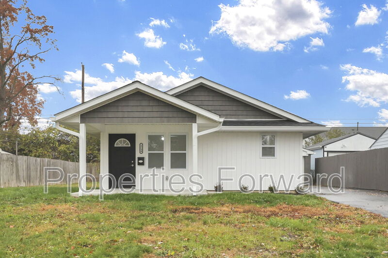 Columbus House: 1734 Eastfield Dr N