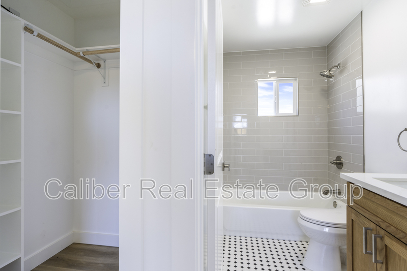 Orange House: 478 N Pine St