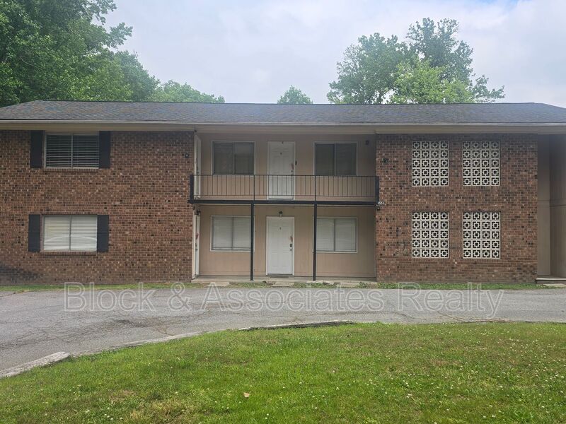 Archdale Condo: 3501 Glendale Rd
