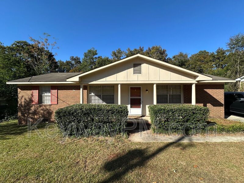 Belvedere House: 413 Kingstree Road