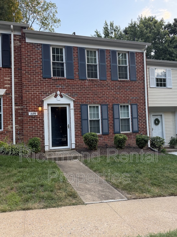 Henrico Townhome: 1699 Heritage Hill Drive