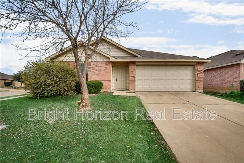 Fort Worth House: 1512 Queens Brook Lane