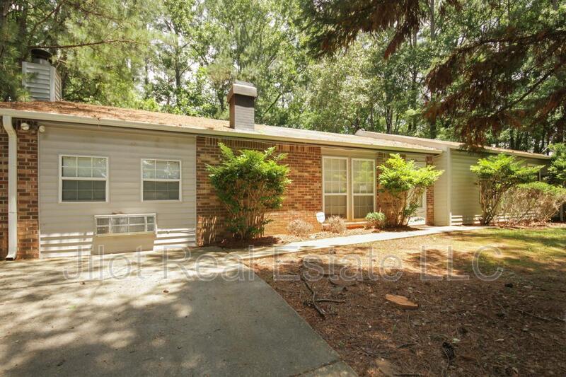 Decatur House: 4454 Blackbirch Lane