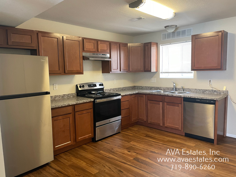 Pueblo West House: 743 E Laporte Dr