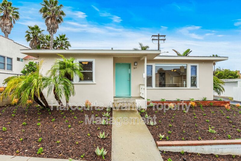 Oceanside House: 911 Civic Center Dr