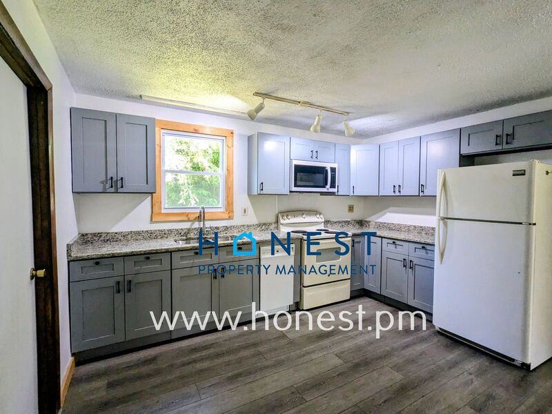 Augusta Condo: 2496 North Belfast Avenue