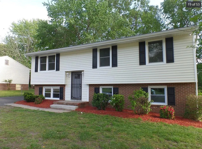 Petersburg House: 1624 Darby Dr